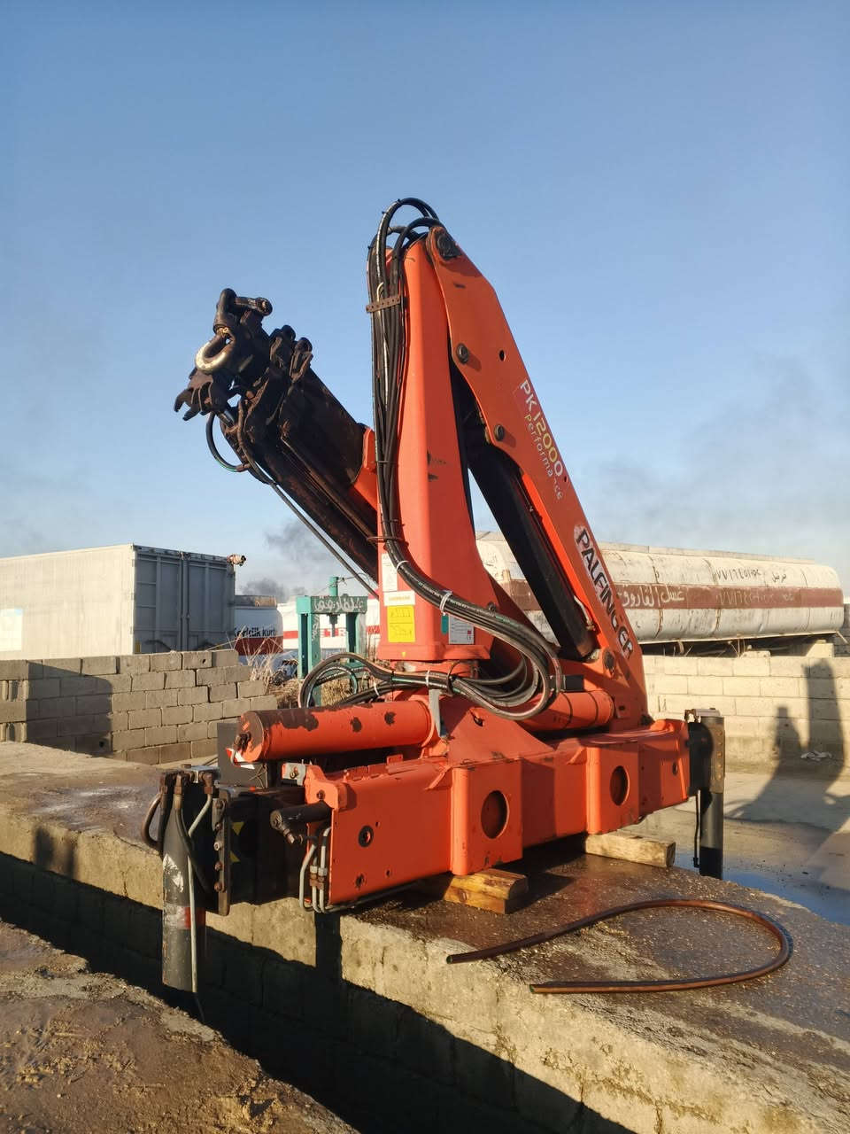 للبيع كرين بافنكر 
الحجم ١٢الف
عدد سلايت. ٣
كرين مكفول كفاله عامه 
العنوان كركوك
رجلين مخالف دبل طكه
السعر ٨٠ اوبي مجال
***********
***********
