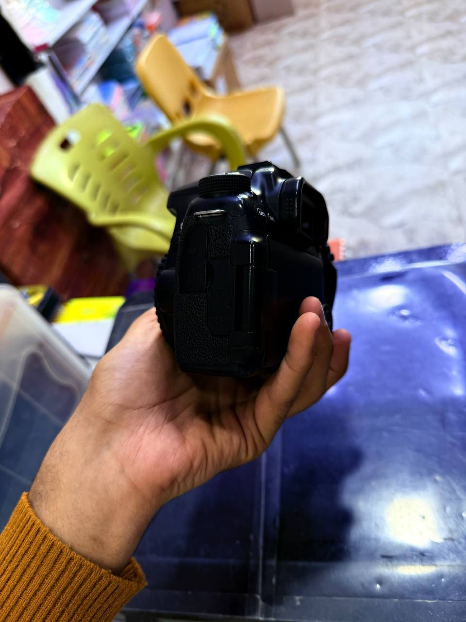 ⬇️كانون70D مع عدسة 70/300 دبل سبلايزر(مانع اهتزاز) 
الكامرة والعدسة مثل ما شوف بالصور فول نظافة 

⬇️ملحقات
(حزام كتف- شاحنة- بطارية- رام الاصلي 16- هود عدسة
توصالة تحويل صور الاصليةحقيبة كتف قباقة عدسة ولبدي) 

✅تريد تاخذ بس العدسة عادي
✅تريد العدسة والبدي هم عادي
✅الشتر قليل لكامرة ماخذها لوك ما متعوبة 

📍مكاني الديوانية - الحمزة الشرقي 
السعر ولـ تفاصيل اكثر راسلني  خاص وبيك خير وتدلل


**إذا كنت صاحب هذا الإعلان وتريد حذفه لأي سبب، رجاءا أرسل رسالة إلى الدعم الفني**