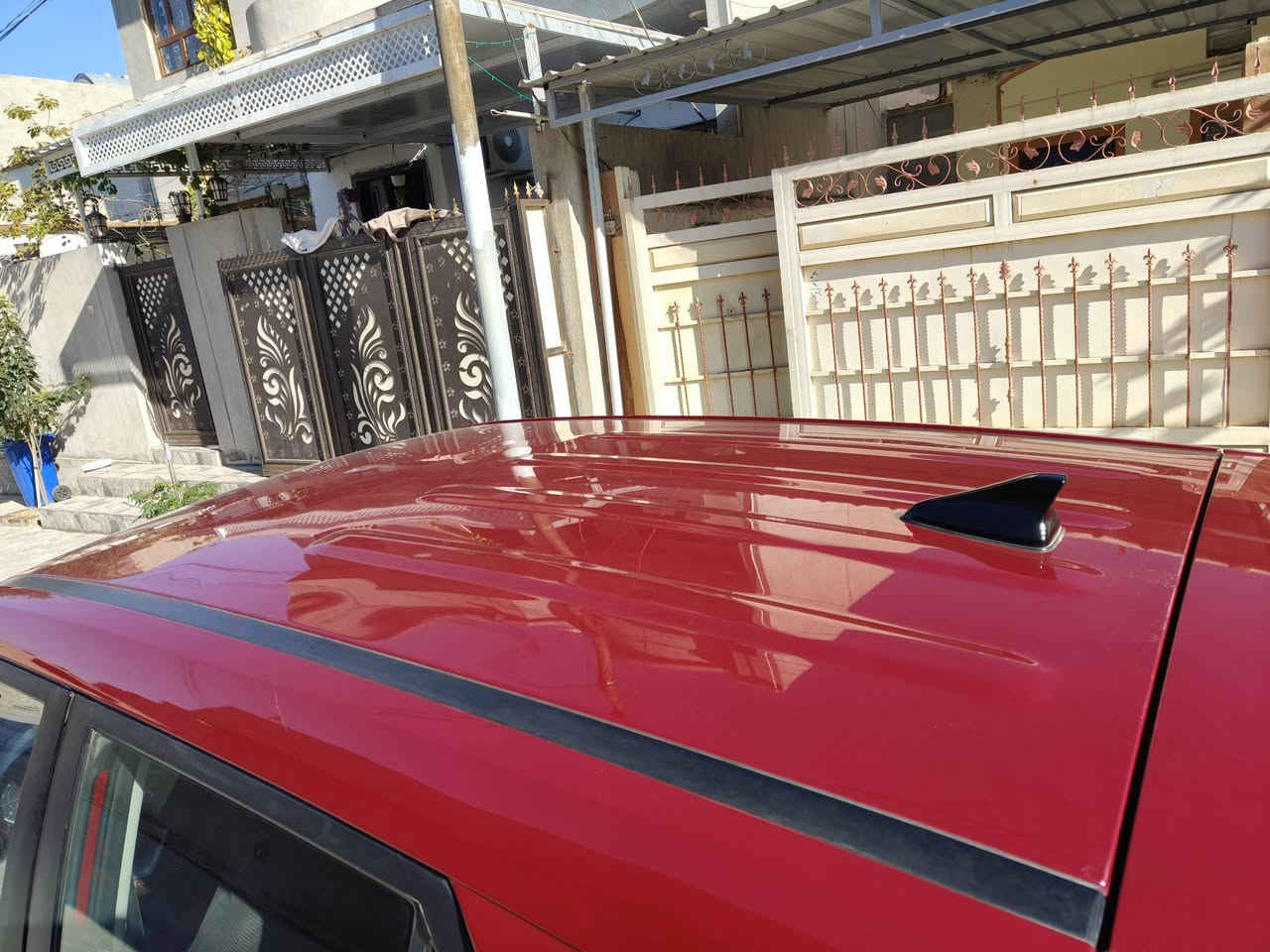 هيونداي فينو 2021  الضرر فقط جوة قبق البنزين صبغ الباقي مكفول وبيها كم رصعة خفيفات حيل بل قمارة مو حالوب  للعلم اني صاحب السيارة كفالة عامة ماشي 81000 الف كيلو السعر 138 وبيها مجال الاستفسار على هذا الرقم ***********
