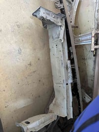 مرحبا عندي شاصي جهه يسرى مال سيارة جنسيس G70  بسعر مناسب مكاني بغداد ا...