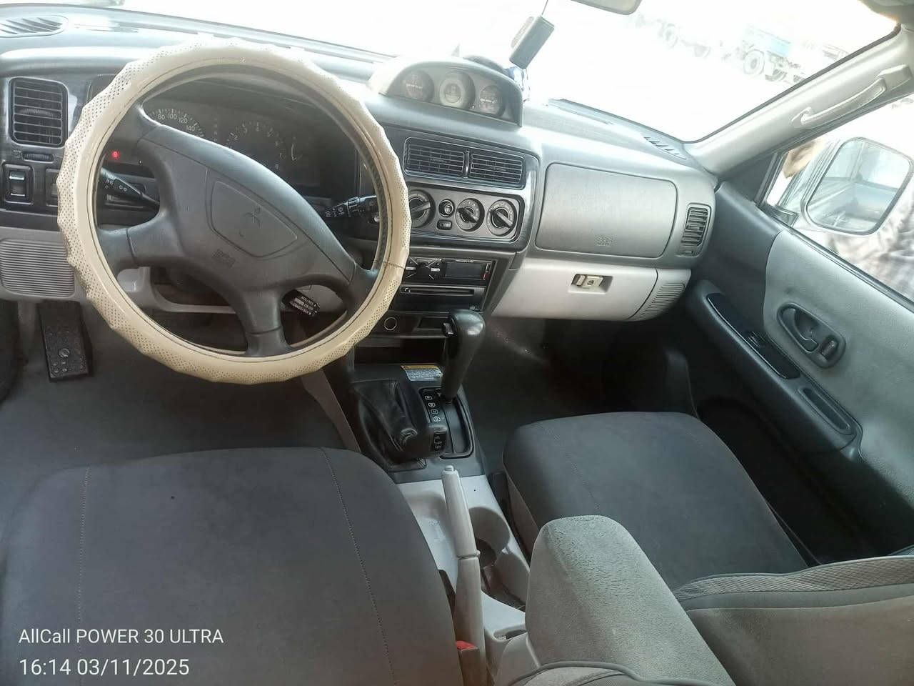 .
ميستيربوشي ناكتيڤا 

موديل ٢٠٠٨ 

ته بريد ساردو گه رم و كاره باي هه موي به شه رت 
ده بل اكسل

مه كينه د.ڤ.د

كيرو مه كينه به شه رتي ١٠٠٠فيته ر 

بوياخ و ليدراويو هه موو گياني به شه رتت
سه نه وي تا ٢٦تازه يه 

سليماني نرخي ١٢٠$
***********
