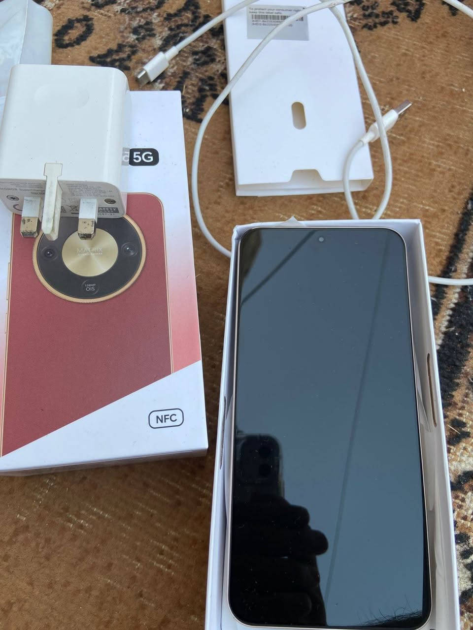 السلام عليكم هونر x9d للبيع او مراوس ايفون صارله شهرين فاتحه من الكارتون ذاكره256 بطاريه 8300كامل ملحقات مكاني كركوك حي النصر موجود واتس ***********
