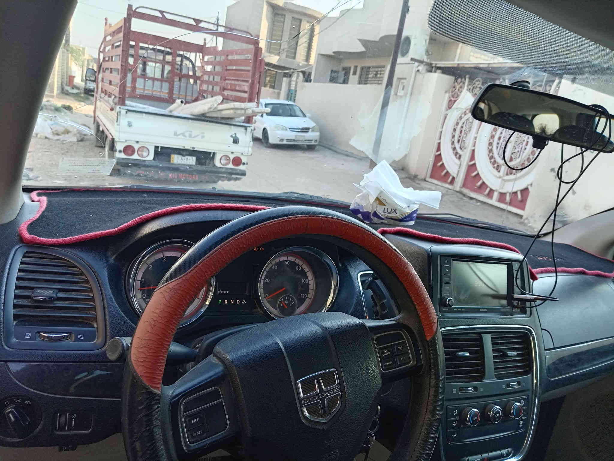 سيارة دوج كرفان موديل ٢٠١٥ وارد امريكي حادثها سرقة كما موضح بالصور المرفقة بالمنشور .
_بيها طخات بسيطة في الجانب اليمين والدعامية الخلفية 

_كشن سياحي منفصل ٧ راكب 

_منضومه عاز ٨٠ لتر 

_الحدادية جيدة 

_المحرك والكير جيد 

_ رقم بغداد بأسمي السنوية جديده مشروع وطني مداور ثاني يوم 

_ السعر ١٣٥ ورقة وبيها مجال حك الجية 

_مكاني واسط الكوت مركز المدينة 
الرقم : ***********
          ***********
