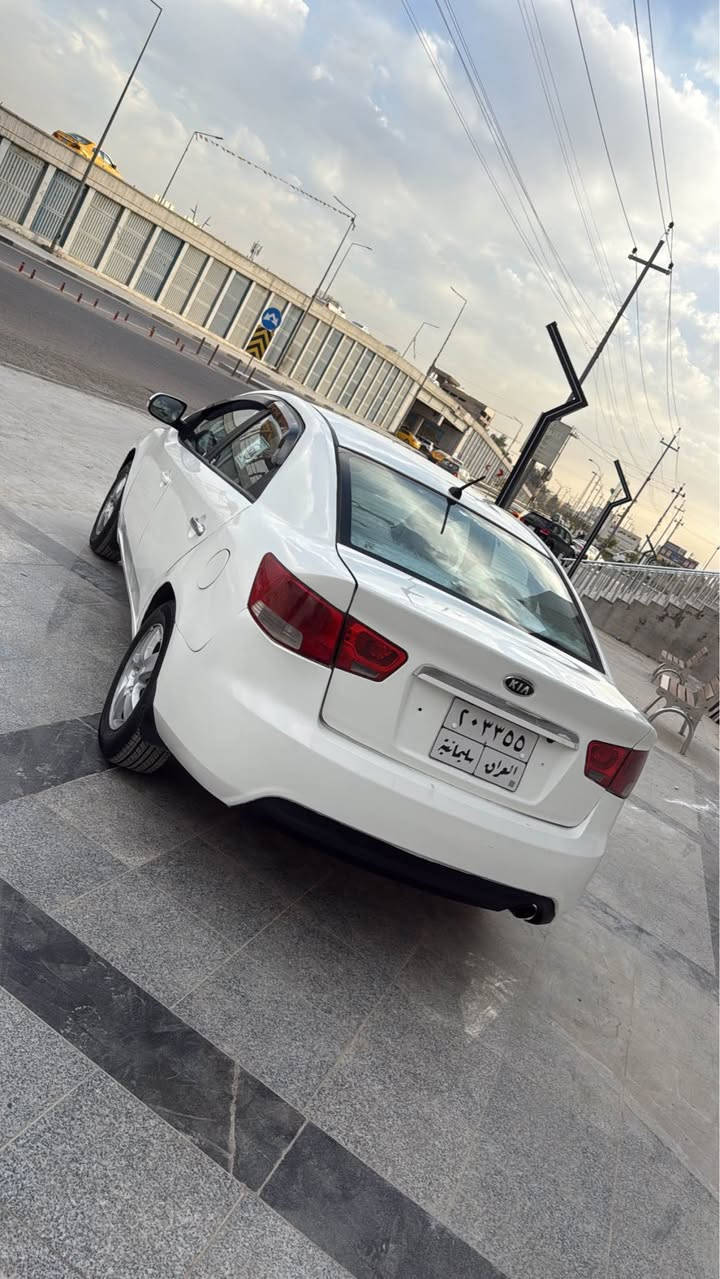 كيا سيراتو 2012 خليجي محرك 16 رقم سليمانيه هزه سنويه جديد لحد 2028((صبغ عـــاااااااام جافيه صفحة السايق ))يدات نيكل،، شاشه كامره خلفي ،تحكم ستيرن جهتين،شفتات كًير استيرن،كشن جك ,ABS ..محرك كًير تبريد صدر بشرط. سعر 73$   *********** كركوك, العراق
