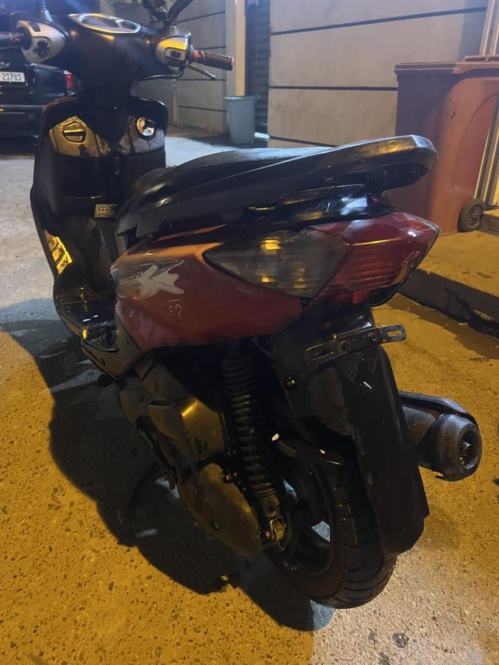 السلام عليكم سكنس نثيه للبيع الدرجه حلوه تخبل ماشاء الله اي شي ما ناقصها دراجه نكره بكل وقت وصافيه مكينه شلعه ومعدل فول المكان البياع *********** السعر ٦٥٠ وبيها مجال
