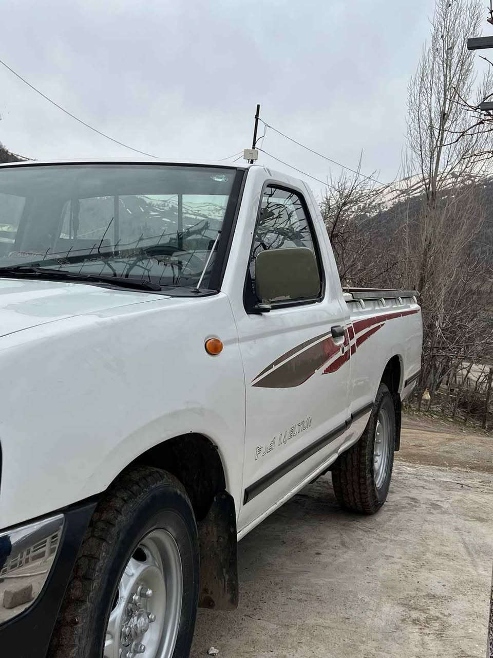 نیسان  ٢٠٠٨ بێ سبوغ، سەنەوی ساڵێک بەسەر چووە. بەناوی خۆمانەوەیە. گـێڕ مەکینە ئەکسل بەشەرت. سەیارەکە زۆر پاکە ماڵی دۆستە. 
ژ.م. *********** سوران, أربيل
