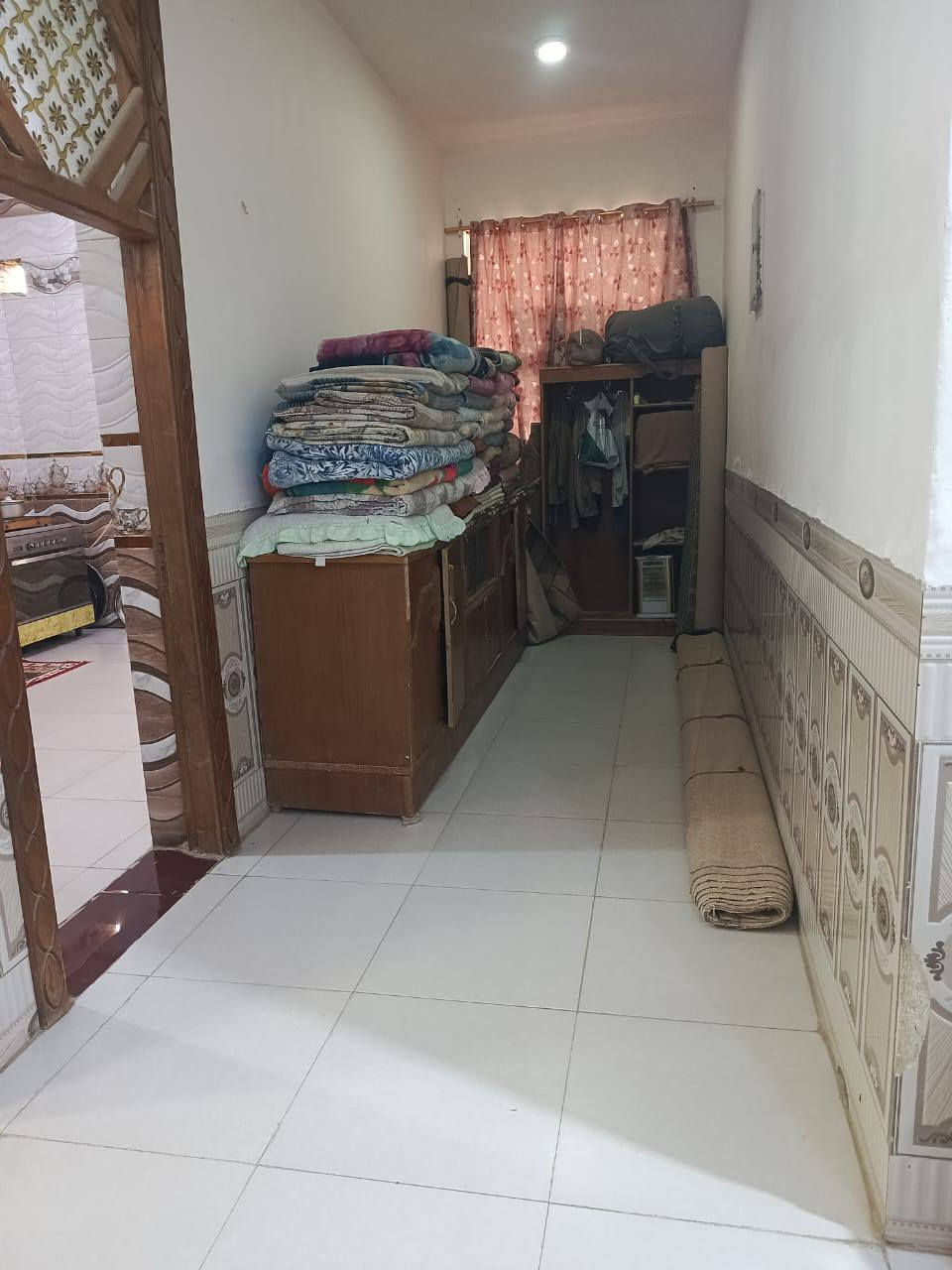 بيت للبيع زراعي طابو أسهم منطقة البيكات الشارع العريض مقابل الدائره مجاري حاوي  العباس قرب المكبره كونكريت طابوك المساحه 200 متر غرف عدد 2 حمام داخلي صاله مطبخ واستقبال وصحيات خارجية الاستفسار الاتصال على رقم ***********
