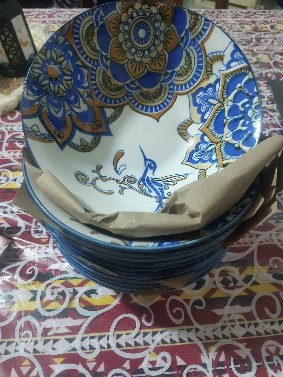 سلام عليكم  غراض مطبخ للبيع السفره ب٧٥٠ الخواشيك الدرزن ب٣ الف السجاجين الأصليه القطعه ب٢٠٠٠ شكردان ب١٥٠٠ ماعون فرفوري النص بسته للإستفسار مراسلة وات ساب ***********
