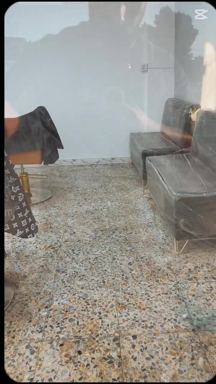 محل تجهيز كامل وجديد للبيع فقط الكراسي يرادلهن دوشمة سبب البيع عدم التفرغ
للتواصل خاص او عالرقم ***********
