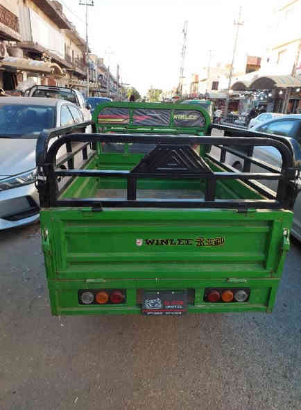 سلام عليكم ستوته البيع الحجم الكبير مابيه اي نقص جاهزه بطاريات جدد سعر مليون و 200 سكن بغداد متواجد خاص او هاذه رقمي ***********
