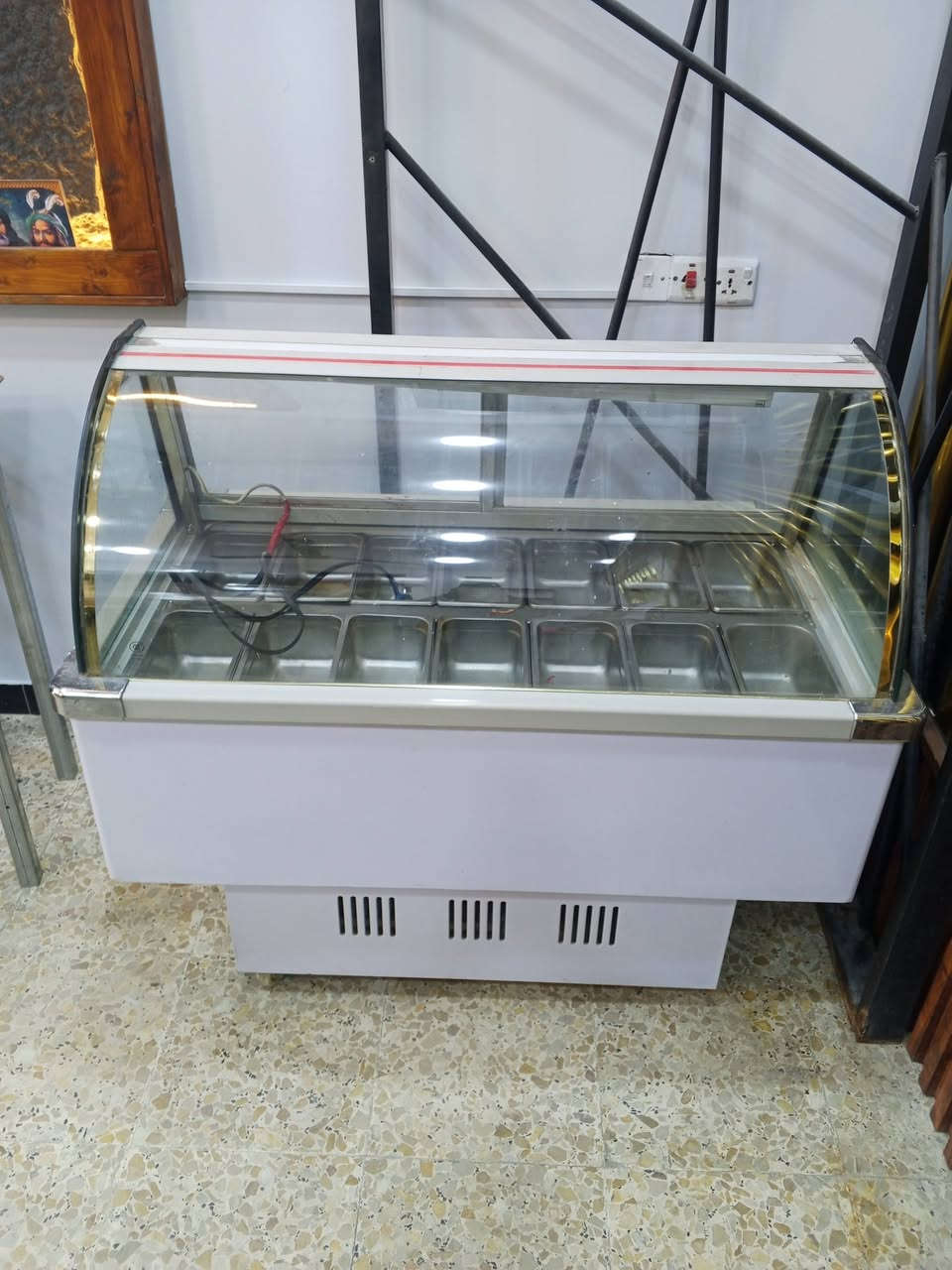 عارضه 14 بلانك شغاله للبيع مكاني البلديات سعره 500 وبيه مجال نضيفه ***********
