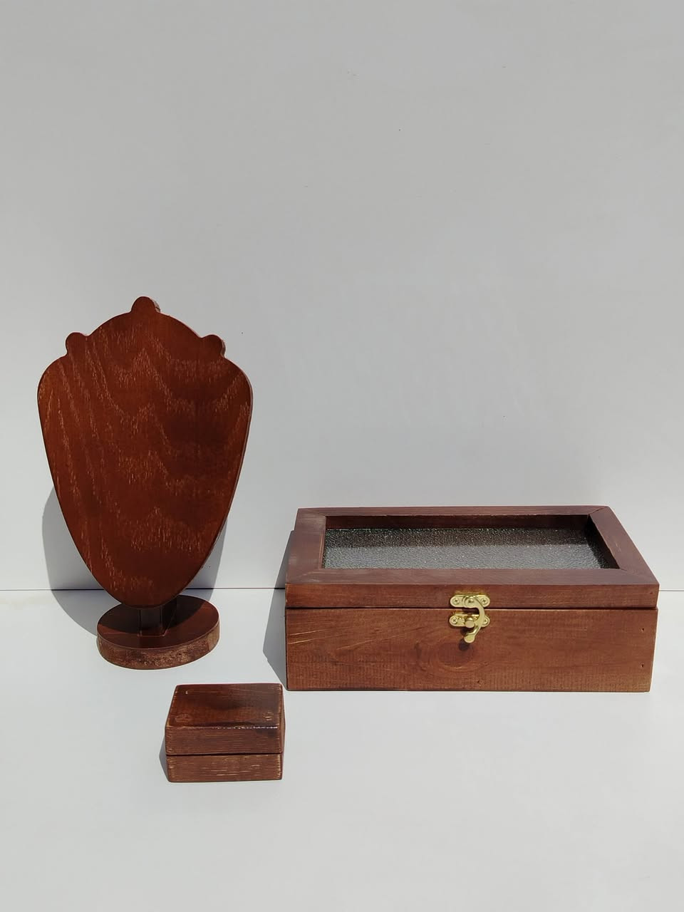 السلام عليكم.
المليكان مال ذهب ٧ الاف دينار
علبة الخواتم ٧ الاف دينار
بوكس وجه زجاج ١٠ الاف
اللون حسب الطلب


**إذا كنت صاحب هذا الإعلان وتريد حذفه لأي سبب، رجاءا أرسل رسالة إلى الدعم الفني**