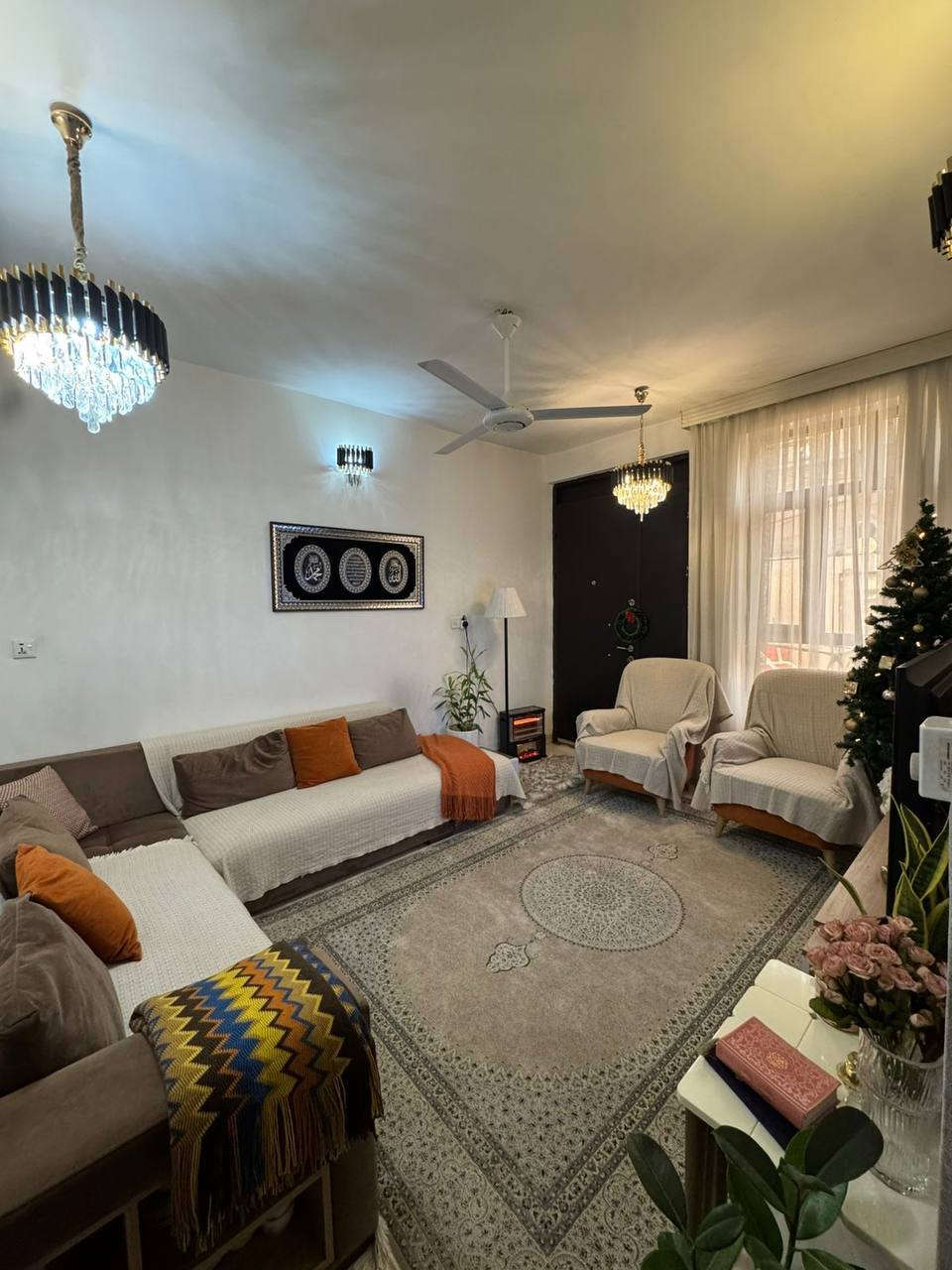 مشتمل للبيع مساحة 100 متر حي الجهاد الخارجية مربع البدالة قرب شارع العام محتويات غرفتين نوم صحيات صالة مطبخ كراج كبير
الواجهة 5 نزال 20 الاستفسار ***********
