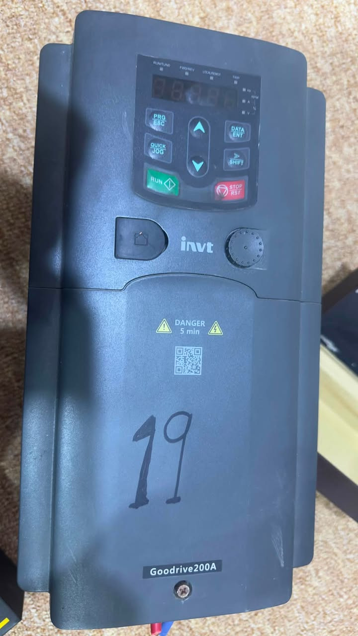 انفيرتر  (VFD - Variable Frequency Drive) مستعمل 
وقواطع صناعيه 9️⃣ ABB ايطاليه 
وثنين TS 
كلهن درجه اوله ينباعن عل ضمان اذا اكو شخص يخدمنه يبحث عنهن ويشوف اسعارهن ويجي خاص ونشالله ما نختلف مستعمل بحاله ممتازه وبيعهن عل ضماان


**إذا كنت صاحب هذا الإعلان وتريد حذفه لأي سبب، رجاءا أرسل رسالة إلى الدعم الفني**