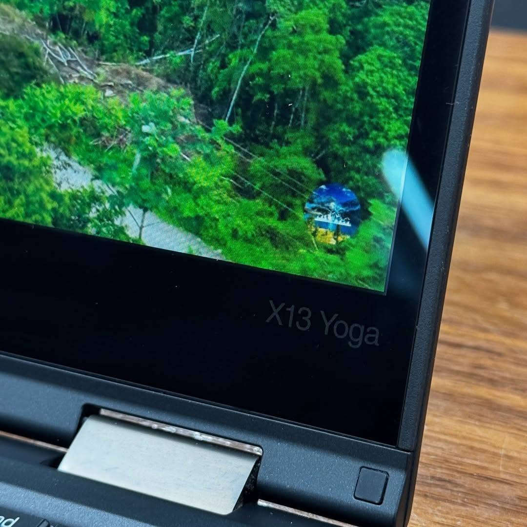 ✨ أقوى جهاز للطلاب والجامعيين ✨ 
Lenovo ThinkPad X13 Yoga 2-in-1 

💻 جهاز لابتوب + تابلت في واحد 
✅ المعالج: Intel Core i5 الجيل العاشر سريع 
✅ الرام: 8GB تشغل كل برامج الجامعة 
✅ الهارد: SSD 256GB بفتح في 7 ثواني 
✅ الشاشة: 14 بوصة FHD لمس قابلة للطي 360° 
✅ القلم الأصلي: مدمج في الجهاز للكتابة والرسم 📝 

🎁 الباقة كاملة هدية: 
1. شاحن أصلي 
2. شنطة لابتوب عملية للجامعة 
3. استيكر حروف عربي هدية 

🛡️ ضمان فاتورة 30 يوم 
 

💰 السعر: 1650 ألف جنيه فقط 
🚚 يوجد توصيل أم درمان وخارجها

📍 أم درمان - الشهداء - مول أم درمان 
📞 0110754254 / 0961212167


**إذا كنت صاحب هذا الإعلان وتريد حذفه لأي سبب، رجاءا أرسل رسالة إلى الدعم الفني**
