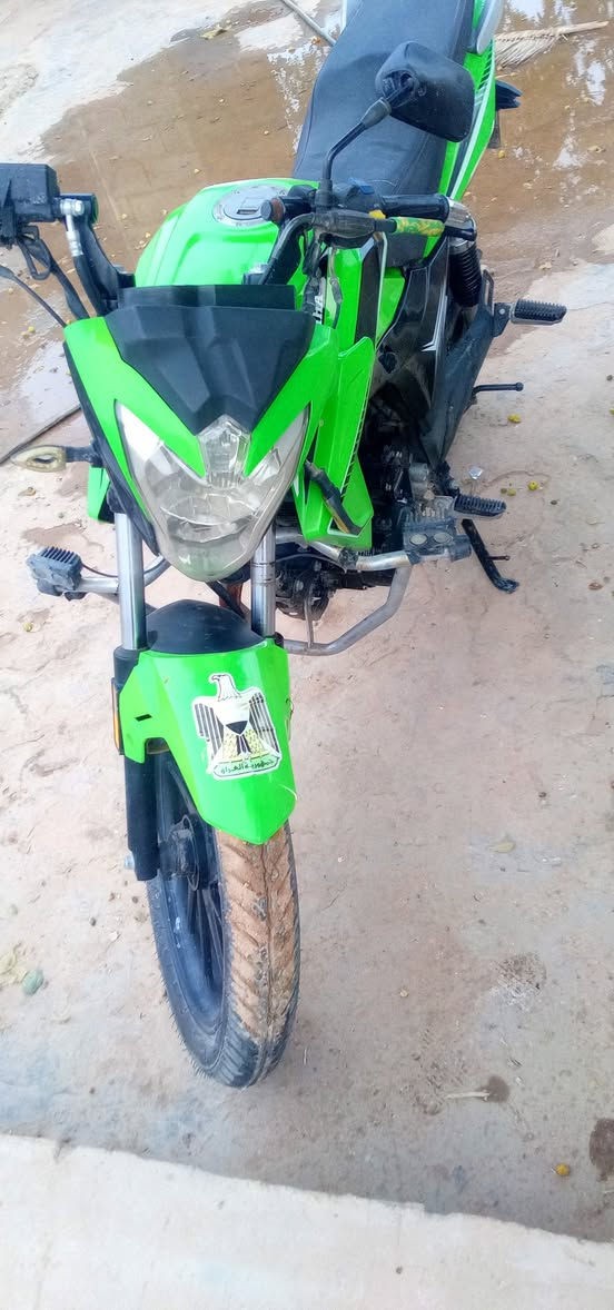 سلام عليكم دراجه لبيع هيومه موديل ٢٢
لوحات وسنويه تحويل ثاني يوم دراجه حلوه 
***********
