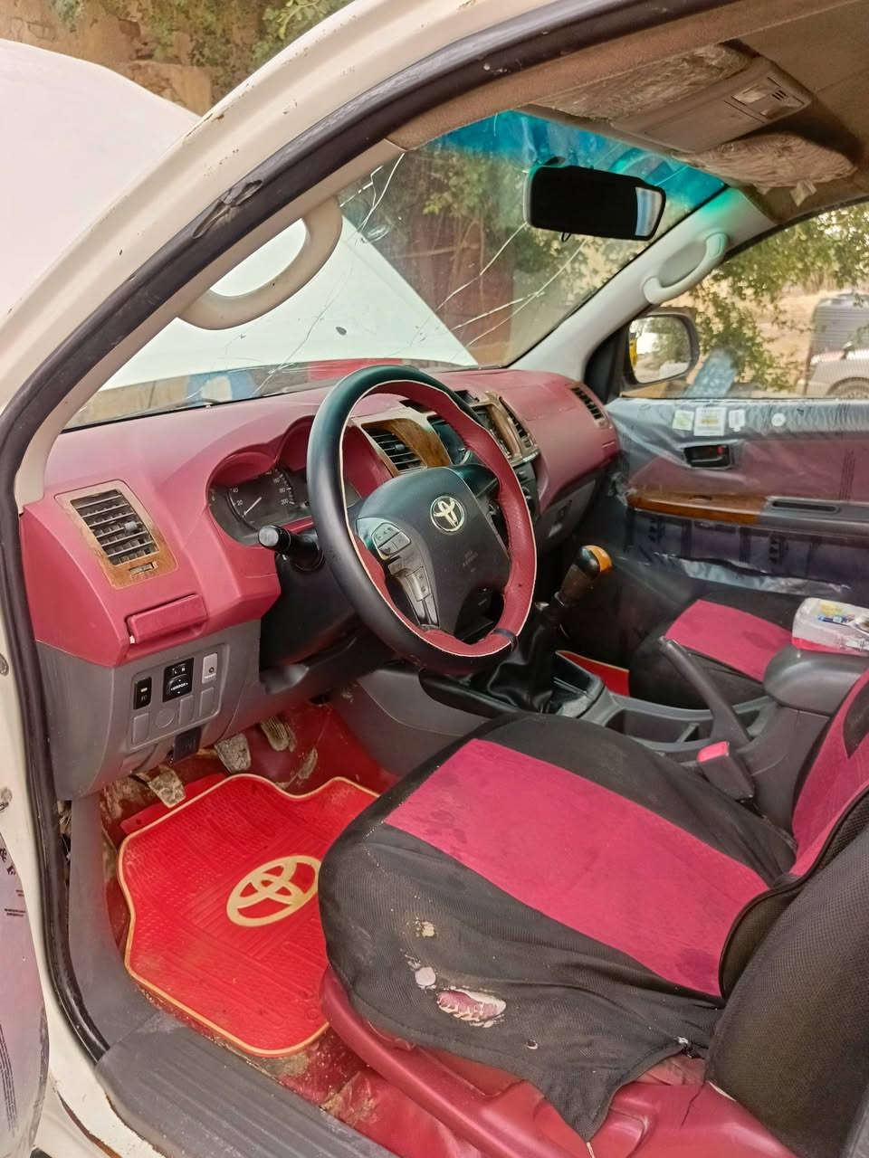 سلام عليكم هيلوكس 2013 رقم بصره تحويل متجيه صفحه سايق ولباقي مكفول رايده مراوس بناصيه سيارتي كير عادي كله مكفوله فقط تجوه بيه. *********** 

عنواني بصره
