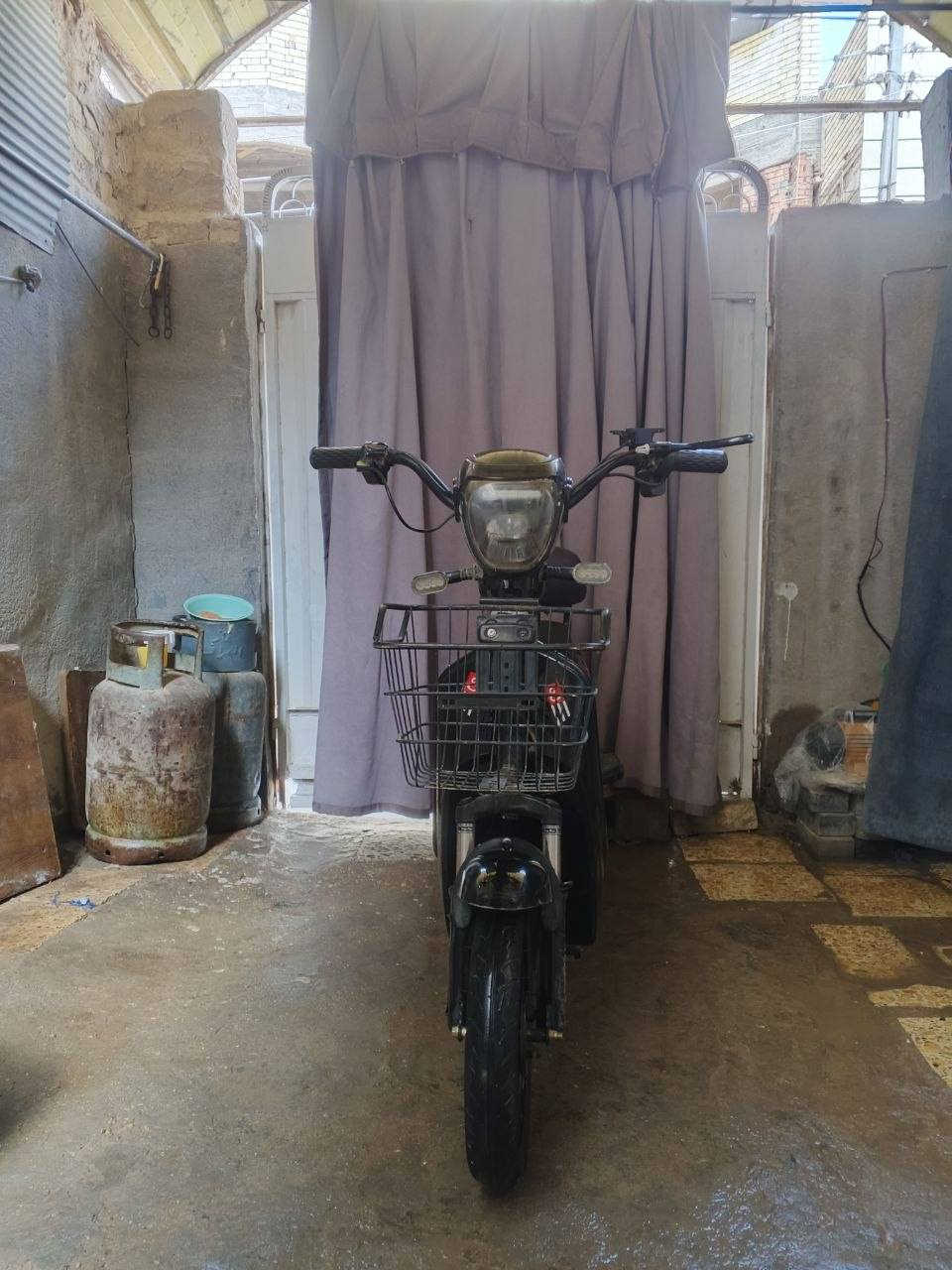 دراجه شحن للبــيـــع موديل 2023
حجم 14 كلشي بيها شغال لايت زنون 
اشاير يمنه يسره 4 مفاتيح 2بصمه
المكان كربلاء حي السلام 
السعر 230 وبيها مجال حك الجيه  
الرقم ***********
بيها نقص شغله صغيره جاملغ الخلفي 
مكسور مايكلف 5 الاف
