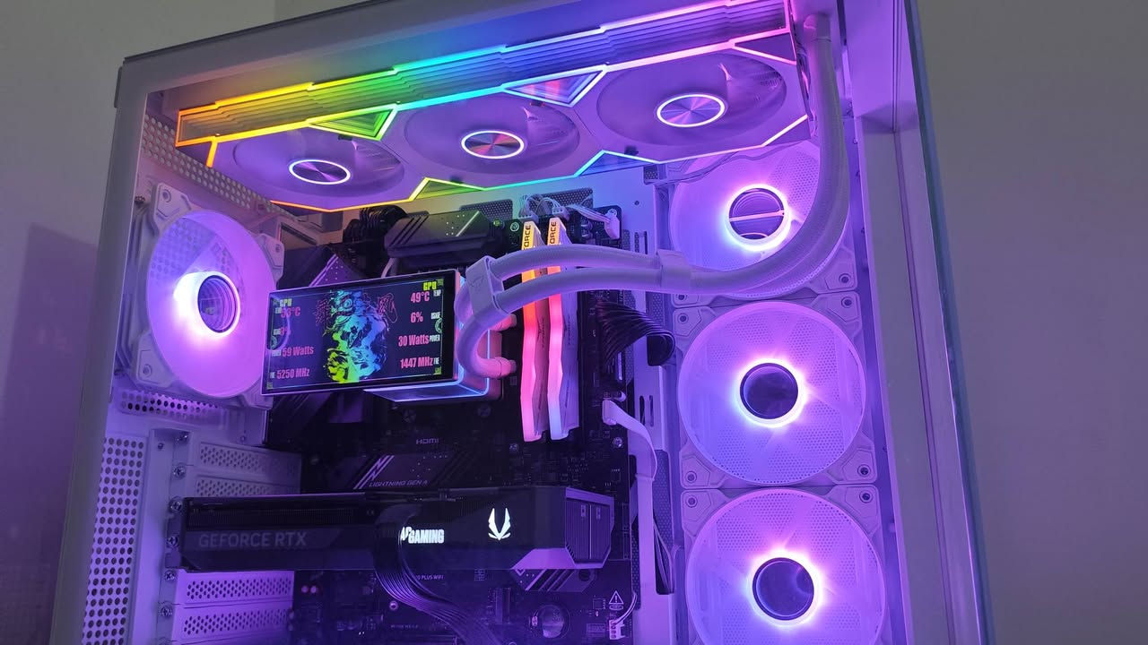 🚨 للبيع PC Gaming 

✅ المعالج: Ryzen 5 7600X

✅ كرت الشاشة: RTX 5070 Zotac

✅ المذربورد: MSI B650 Gaming Plus WiFi

✅ الرام: 32GB DDR5 T-Force White

✅ التخزين: SSD NVMe Gen4 1TB بسرعة تصل إلى 7000MB/s

✅ التبريد: Pro Flow 360 Liquid Cooler مع شاشة LCD

✅ مزود الطاقة: 750W

✅ جميع الكراتين الأصلية موجودة

✅ الجهاز نظيف جدًا وخالي من المشاكل

✅ أداء ممتاز للألعاب على أعلى الإعدادات

💰 السعر: 2,300,000 دينار عراقي

📍 الموقع: بغداد

📞 ***********
