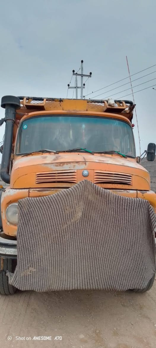 السلام عليكم
مرسيدس قجمه للبيع
تك اكسل 
كير بلادي ٢٥ شلعه
موديل ١٩٨١
مكان السيارة السماوة 
*********** مالك السيارة
مكلف بالنشر
