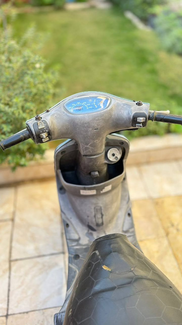 ماكس دراجه كلش حلوه مال دوام بيها نواقص بسيطه
دراجه تدخن بداية التشغيل فقط 
تشتغل هندر 
سلف تشتغل نقصها شحن باتري 
مكانها سيف سعد
 سعرها 450 
***********
