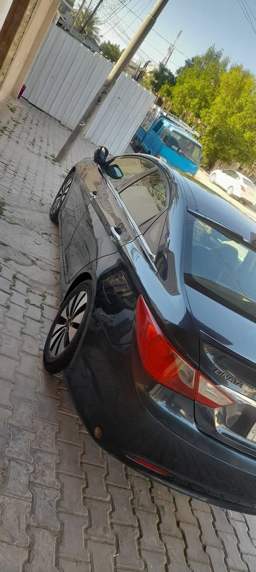 السلام عليكم سوناتا موديل 12رقم كربلاء وارد امريكي بيها اربع مكانات بدون ضربه وتبديل بدون دواخل  السياره جاهزه من كلشي كير ومكينه وحداديه وتبريد جاهزه حجم المحرك 2400مواصفات فول لمتد 1/1مكاني كربلاء السعر 97وبيها شويه مجال للاستفسار ***********
