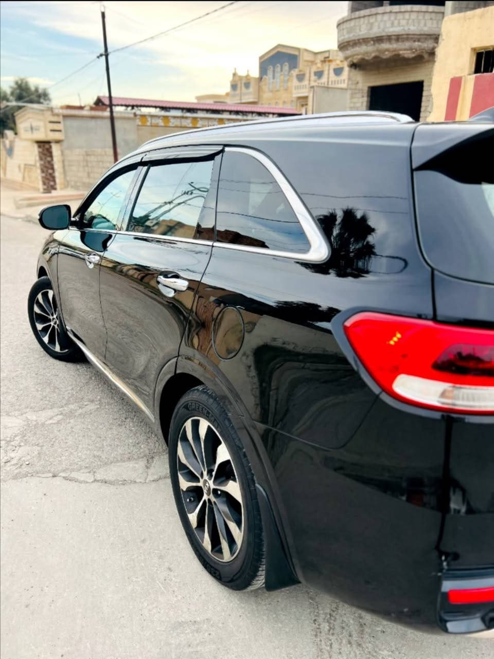 وارد امريكي 🇺🇲KIA SORENTO
موديل 2016 
6 سلندر 
ماشيه 110
فئة SXLفول للأخير 1/1 معروفة الفول  
رقم مميز  بغداد  الجديد بأسمي 
حادثها خفيف  فقط الجاملغ الأمامي شرط بدون دواخل
حادثها موجود بالمنشور وسونار بيها
اخوان السياراََ نضيفة جداََ مال جناي ممتعوبه
والسعر 195 وبيها مجال
 الشراي يجي يشوفها ويشوف نضافتها ويدفع سعر 
مكاني الموصل  للأستفسار ***********
