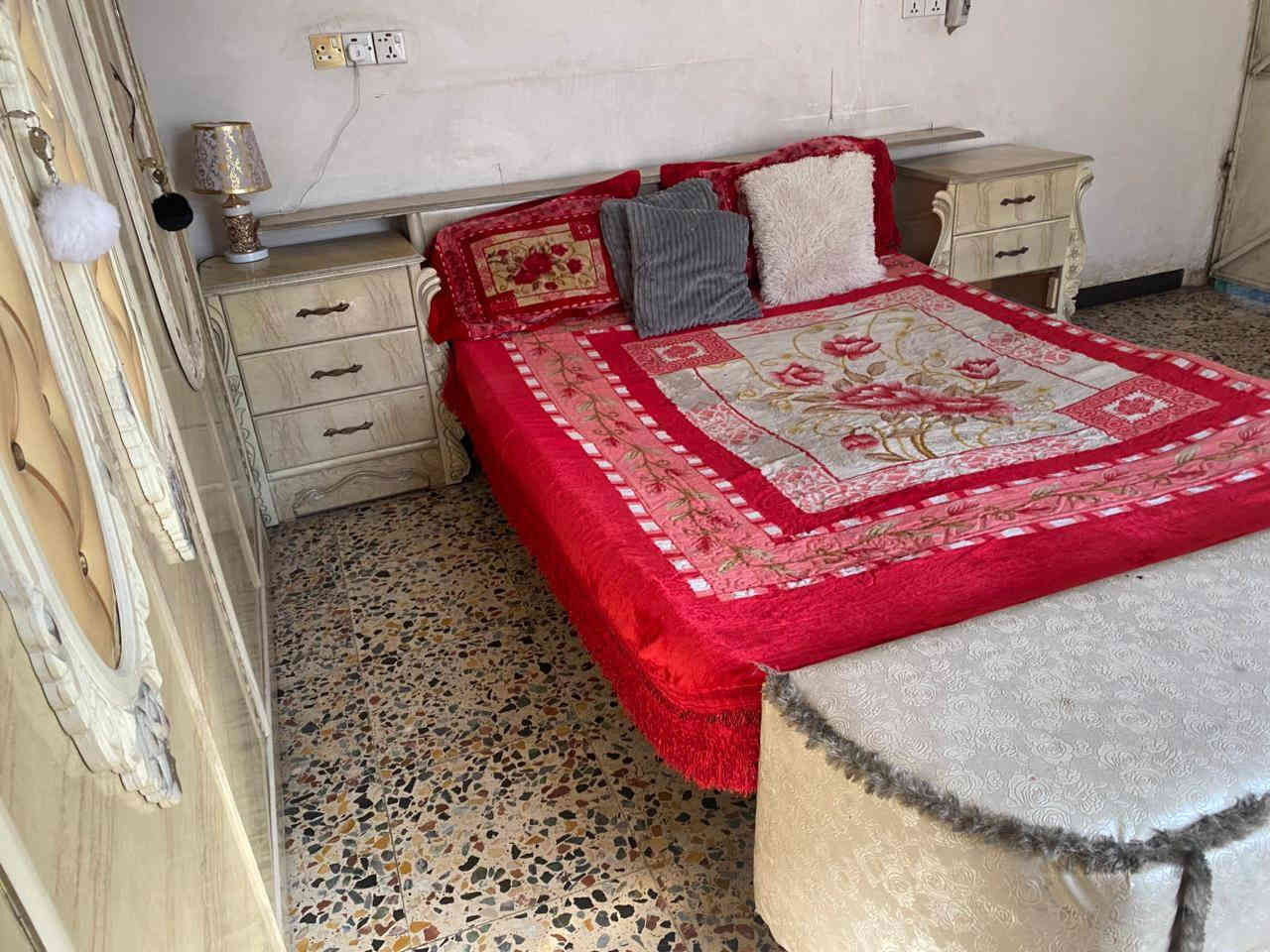 ⁉️غرفة للبيع كلشي ما بيها بس شد بة ٥٠٠ 🚧 تواصل ***********
