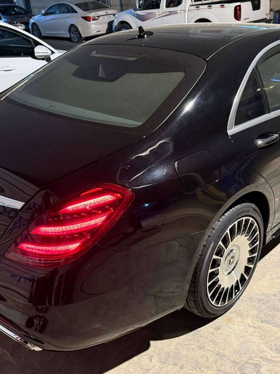 السلام عليكم للبيع مارسيدس S560 فول مواصفات موديل 2018 رقم بغداد السيارة داخلة كلين ماشية 66 ميل للاستفسار الاتصال على الرقم*********** بغداد, العراق
