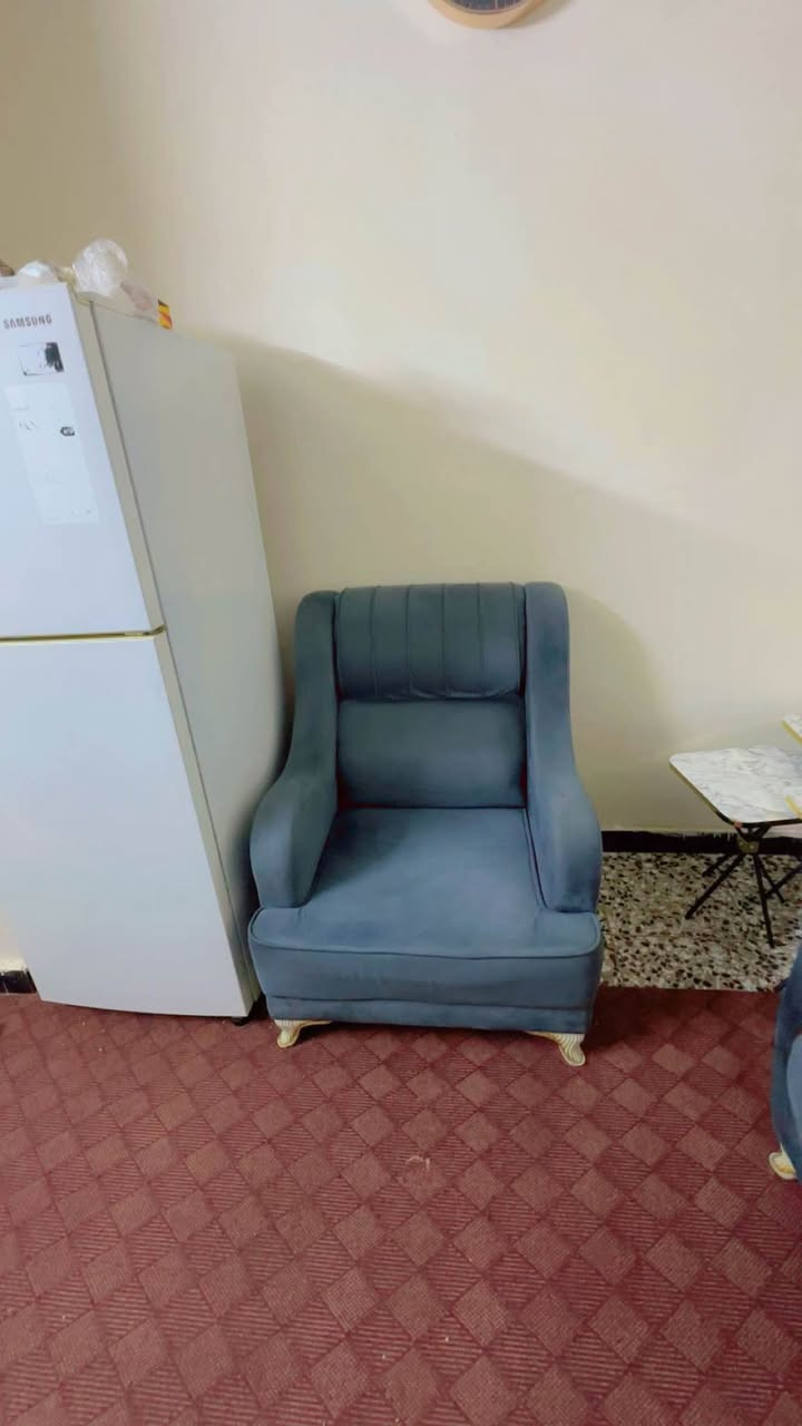 نص تخم قنفات تركي 5مقاعد للبيع نوعية فاخرة العنوان بغداد المنصور *********** السعر 275 الف بغداد, العراق
