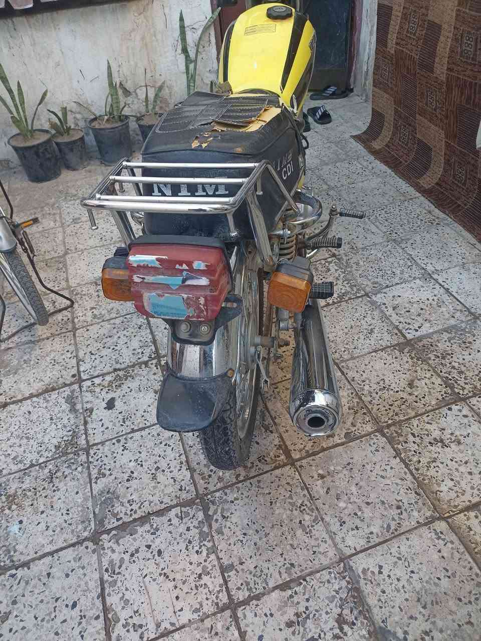 سلام عليكم  دراجه  للبيع مديل 21 اوراق  بل جيس مكينه خير من الله  لدراجه  نقص كشن بس  كهربايات شغاله لسعر 600 وبيه مجال بسيط  كلش  لمايعجبه لسعر  يطلع كبل  مكاني  حي الجهاد  زويرجات  لرقم *********** بيه وتساب
