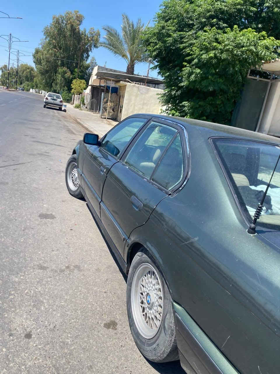 الحلال للبيع 525 كبس مسكر
كير عادي
 سلايت
بجم دخاني صلايب زنون 
جامات كهرب اوتو
مري منفصل
رقم جديد أوربي بسمي
طخم تاير وويل خليه جديد
طخم امامي خلفي نضيف
حته ABS شغال شرط 
 سيارة بدون ضرر خلاص بدون خياس وضع شركه شرط
 داخل يحتاج دوشمه واذا تحب تصبغ براحتك
مكاني موصل رشيديه سعرة 47 وبيها مجال للطيبين

 وكلشي اكو بالسوك حبايبي النضيف والجهاز والتعبان بسعره فا لاتقارن
 رقمي للتوصل 9647782037926
