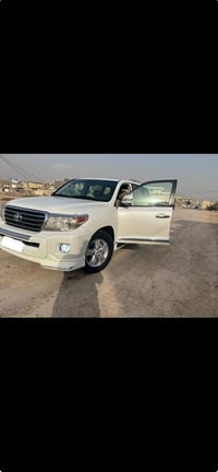 لاند كروز 2013 فطيم رقم بغداد  باسمي   مكفوله عدا بارد حافه الباب ما م...