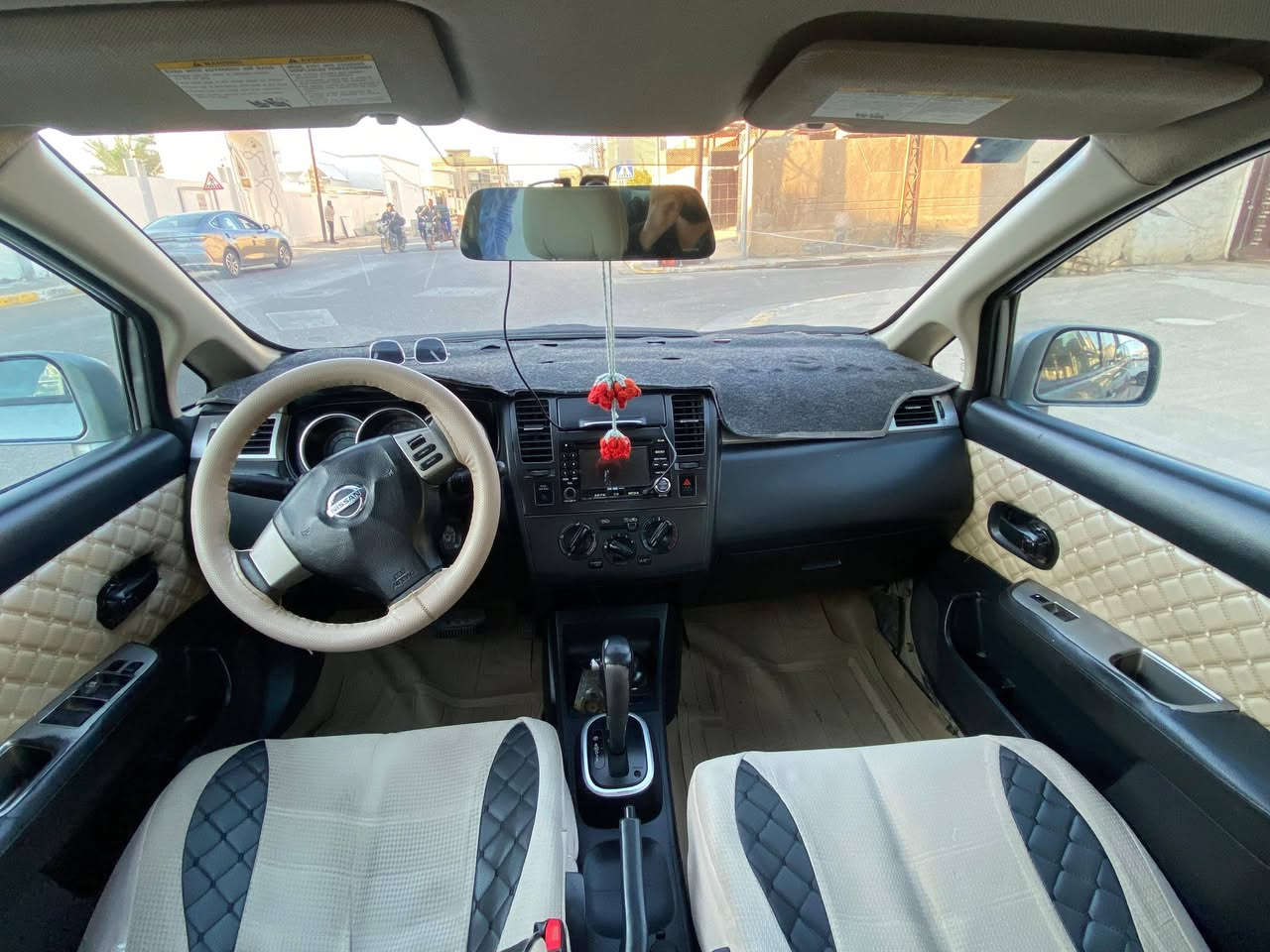 نيسان فيرسا للبيع 2011
هايدروليك كير جديد 
محرك على أيدي جديد 
تايرات كوري بعدها بالضمان 
باتري شركة ACDelco بعده بالضمان 
دسكات شركة دبلنك بعدها بالضمان 
دهن بريك جديد 
فلانجات مصفرة 
بنزات خلفية جدد
دبلات أمامي خلفي جدد + قواعد دبل 
مي راديتر زيتي + راديتر جديد + ولفات حماوة 
شريط ستيرين جديد اصلي 
بلكات جدد + فلاتر تبريد و شوته 

صبغ حزام بدون قمارة بدون تكم 
(كفالة من الجفية و الگلبة )
حادث أمريكا جاملغ أمامي عكس السائق 
و ربع بنيد 
و بالعراق جاملغ خلفي عكس السائق 
يحتاجلها زوج بك لايت سعرالزوج  ١٠٠ الف كصه 
٧٠ الف زوج التجاري  و صبغ دعامية خلفية 
السعر ٦٥ قفل 
تحويل مباشر بدون وكالة
***********
