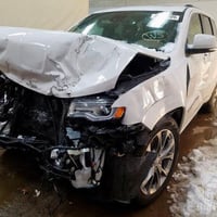 جيب كراند شيروكي سومت  2019 ( اعلى مواصفات جكات ) رقم بغداد الإنكليزي ...