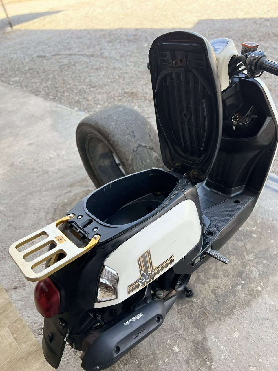 سلام عليكم حبايب اليوم جبتلكم البوليس 🥷🏽……….شباب الدراجه من الاخير فول مال رمبه لا اتعبك ولا تعبني مصار هواي من نازله من الرمبه على ايدي المكاتبه باسمي بيها منفيس الدراجه بيها اضافات من عندي اكسسوارات للجماليات ما موجوده حاليا بل صور الدراجة معتني بيها للاخير دهن امزويل كل 10 ايام وين ما تريد تروح بيها روح انطيك بيه كفاله للشمال بعد ايشي تريد تحتاج تفضل خاص تدلل راح احط رقمي راسلني واتساب *********** علواني ديالى بعقوبه تقاطع القدس
