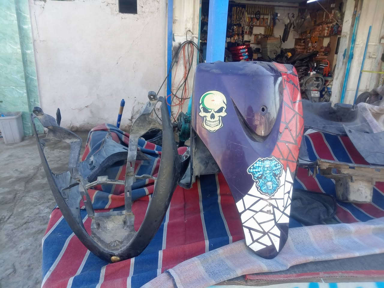 السلام عليكم شباب عندي غراض 
ماكس البيع الشراي يتصل على الرقم ***********
