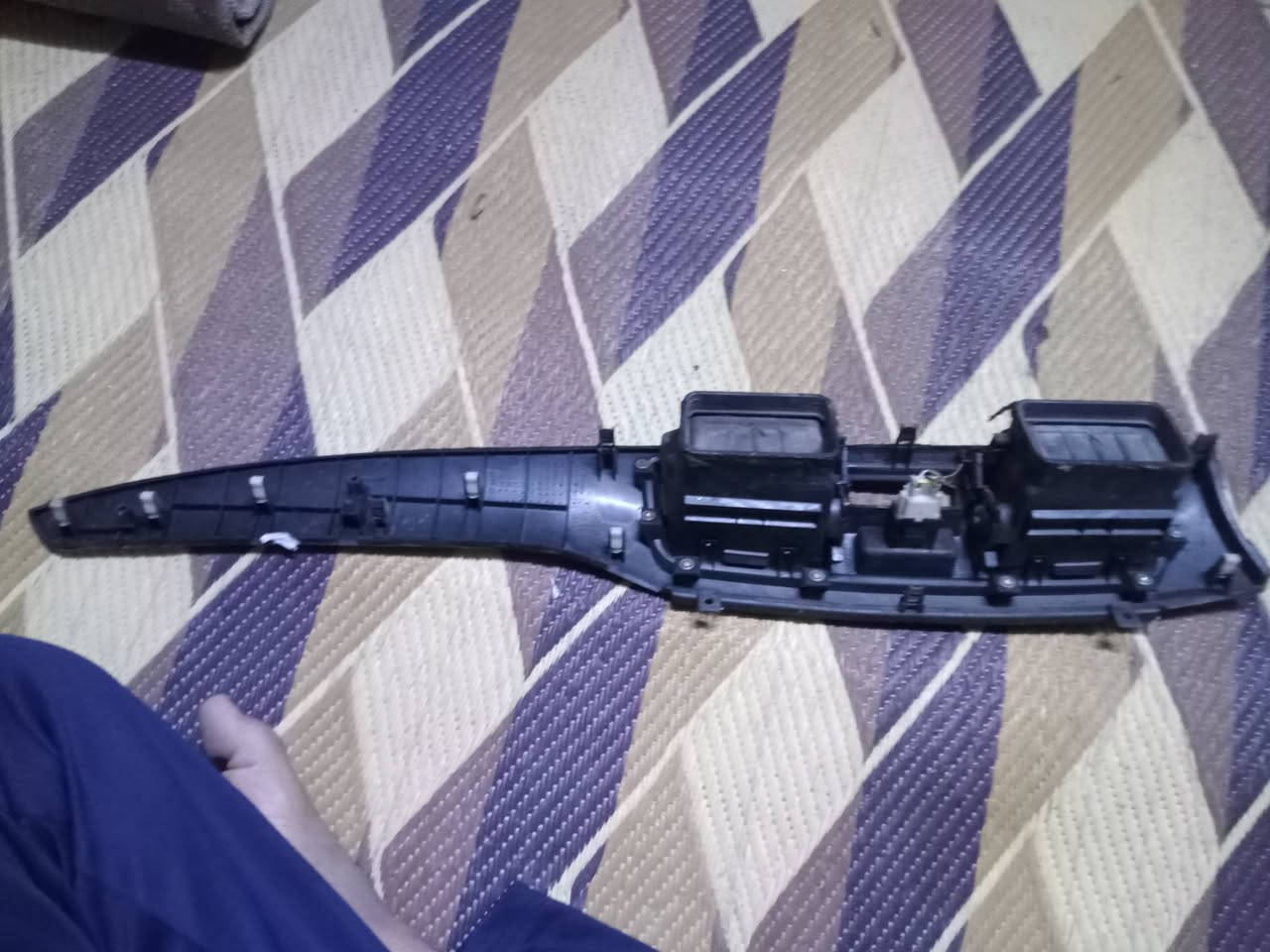 سمجه دشبول لانسر بومه اصليه كامله السعر ٦٠ الف مكاني الكرخ ***********
