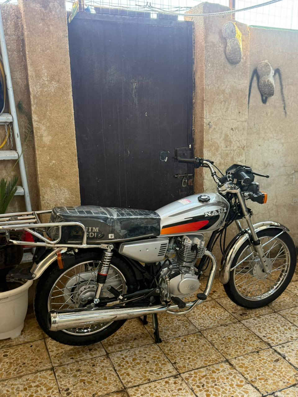 سلام عليكم   نامه اربعه كير للبيع مديل 2025 اصولي وكيلها عباس العارضي الدراجه كامله من كلشي ماناقصها برغي مكاني نجف حي الميلاد *********** السعر مليون و200وبيها مجال حك الجيه
