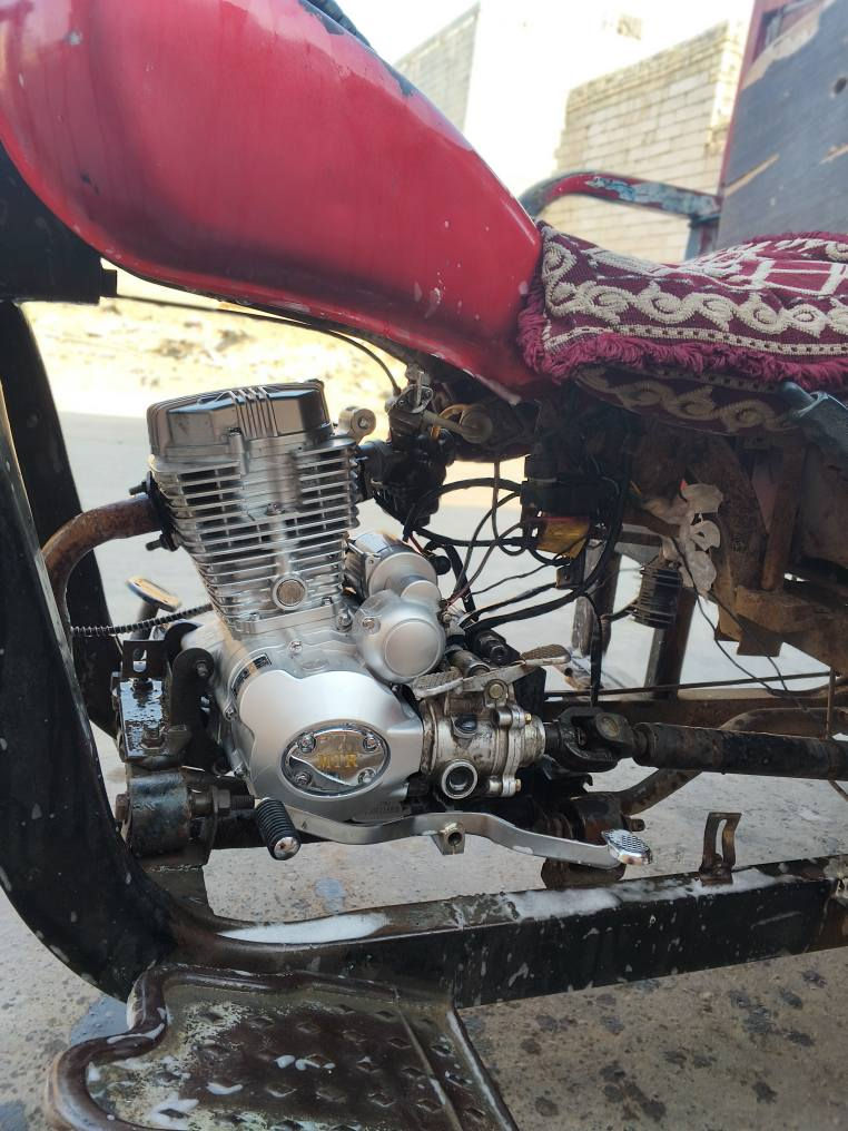 ستوته البيع محرك ما صار له ٣ايام وشاصي مكفول 
 اصوليه كامله وبديه نعمه من الله وفيها باب بس ما شاده وعوزه بس صبغ الرقم الستسفار أكثر *********** مكان عماره 
سعره مليون وميه وفيها مجال وفيها تخم تواير وصدر جديد عمارة, ميسان
