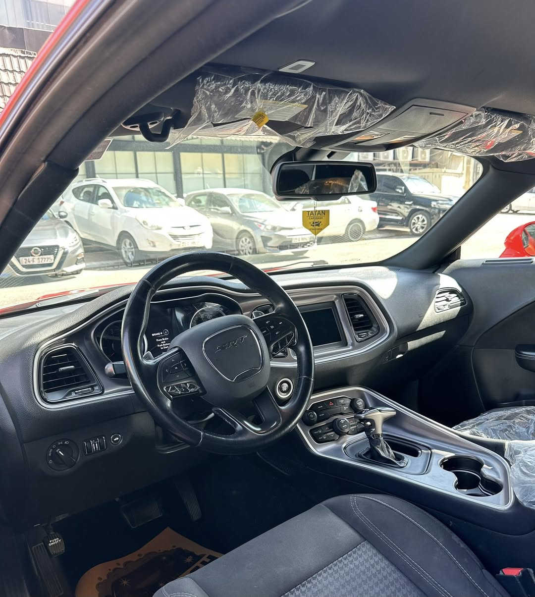 سلام عليكم 
دوج جالنجر للبيع 
مديل ٢٠١٩ لون برتقالي 🍊 مميز محرك ٦ سلندر توو ويل 
ماشيه ٩٣ الف
محرك كير مامفتوح تبريد كهربائيات حجر اكزوز كل شرت حداديه تخم تاير جديد بنزين كل بس محسن و دهن موتل + بنزويل اي كلوب خلل مامشتغل بل شاشه
مواصفات :- شفتات ستيرن + شاشه كاربلي سماعات الباين + تشغيل عن بعد + ويل ٢٠ …..
*بيها صبغ جاملغ و باب بدون دواخل + بنيد بدون شاصي بدون ارباك حادث خفيف حتي راديتر بلادي و عليها سستم صوت كزوز اصلي 
سياره نظيفه جاهزه بدون مصروف كلشي منها جديد سنويه رقم اربيل سنويه هزه جديد بأسمي تعويل غرامات مباشر
السعر ١٨٧ 
رقم الهاتف + واتساب***********
