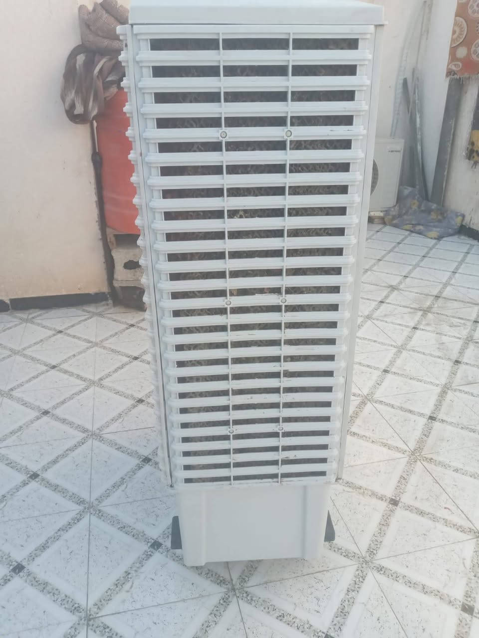 مبرده نضيفه مثل ما واضح بالفيديو  السعر 200وبيه مجال


**إذا كنت صاحب هذا الإعلان وتريد حذفه لأي سبب، رجاءا أرسل رسالة إلى الدعم الفني**