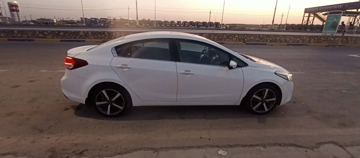 مكلف بالنشر
للبيع سيراتوو ٢٠١٨ فول مواصفات على آخر حبابه 
كتاب فحص مرفق بالصور 
مكانها السماوة الوركاء 
رقم موبايل صاحب السياره ***********
