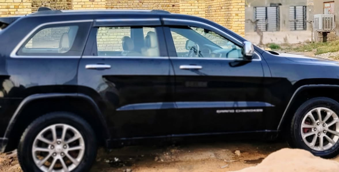 يب شيروكي ليمتد فول ماعدى الفتحه موديل 2015 رقم بابل دولي 
بصمة تشغيل وابواب تحكم فول ويل كب كشنات جلد شاشة كبيرة لمس حساسات خلفية اشاير بالمري كامرة خلفيه كشافات امامية كشنات كهربائية تبريد قطعتين رادارات جانبية فور ويل دواخل بيجي تخم تاير جديد حدادية جديده كهربائيات كلها شغاله وجديده بيخا ثلاث قطع صبغ بدون دواخل نهائيا السعر  175 وبيها مجال قليل  موبايل  ***********   ***********  اياد ابو بارق مكان السيارة بابل الشوملي
