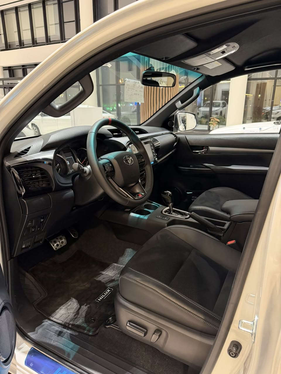 هايلوكس GR 2025 0KM ضمان تويوتا العراق سنتين صيانة مجانية ٣ سنوات ضمان كير ومحرك للحجز والاستفسار 
***********
