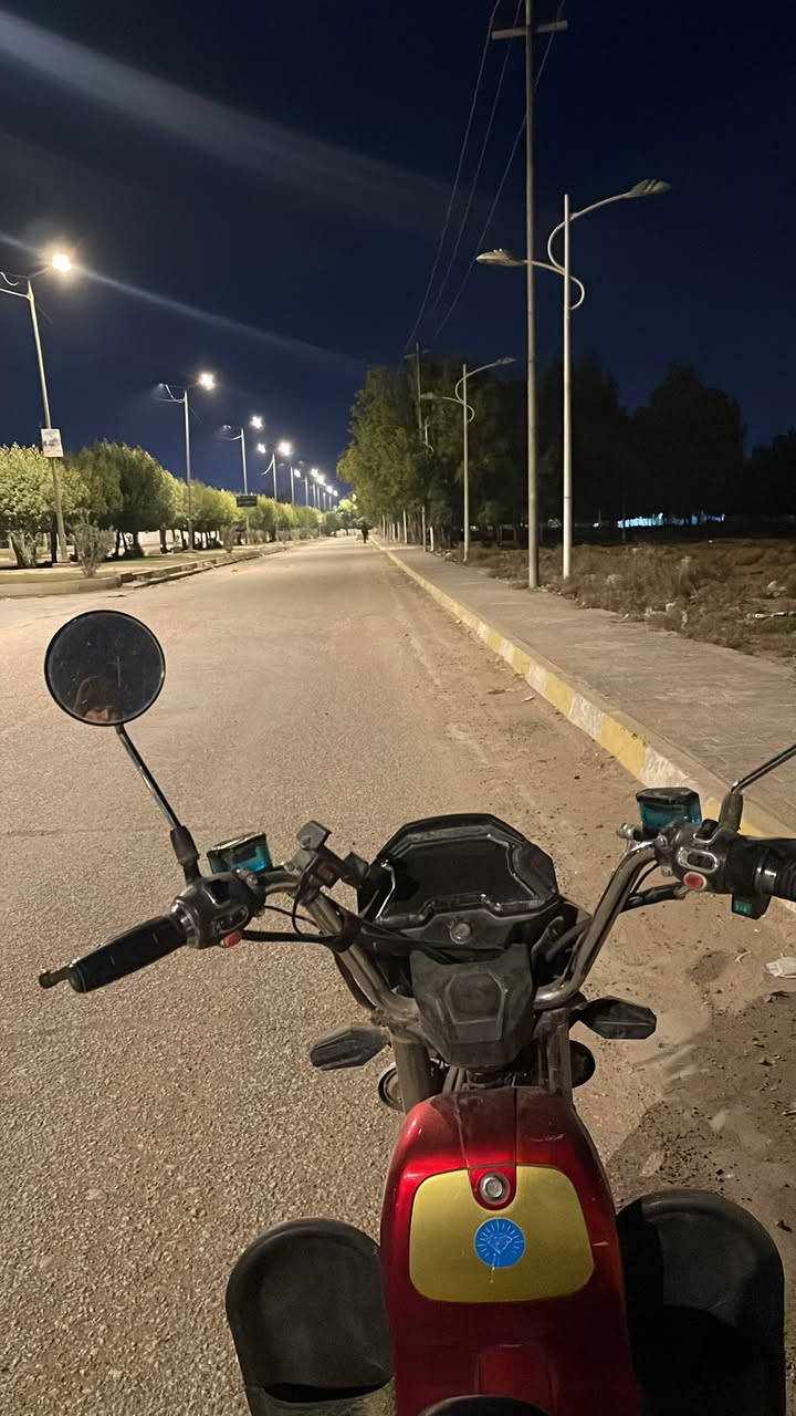 للبيع دراجة كهربائية هارلي
اقوه فئة من الكهربائية كل شغلاتها
نقصها فقط تصليح بسيط للشاشة 

 تمشي 30 كم
 سرعتها 60 كم حقيقي
 4 بطاريات

💰 السعر 350 ألف وبيها مجال
📞 ***********
