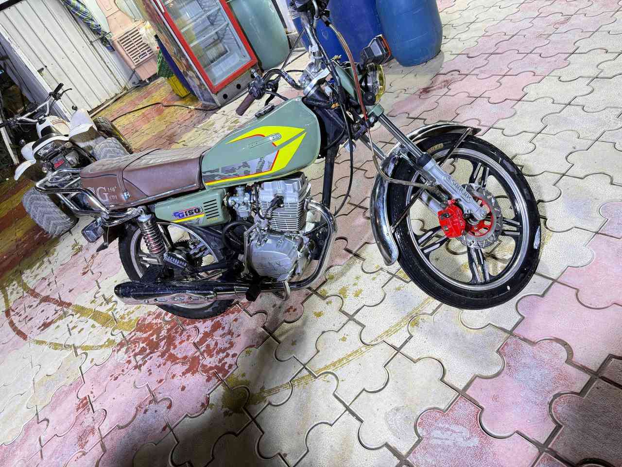 سلام عليكم 
سونك ٢٣ للبيع  نضيفه
مكينه صافيه ساعه 
تاير خلفي جديد 
نقص كماليات فقط 
سعر ٤٥٠ وبيها مجال
***********
