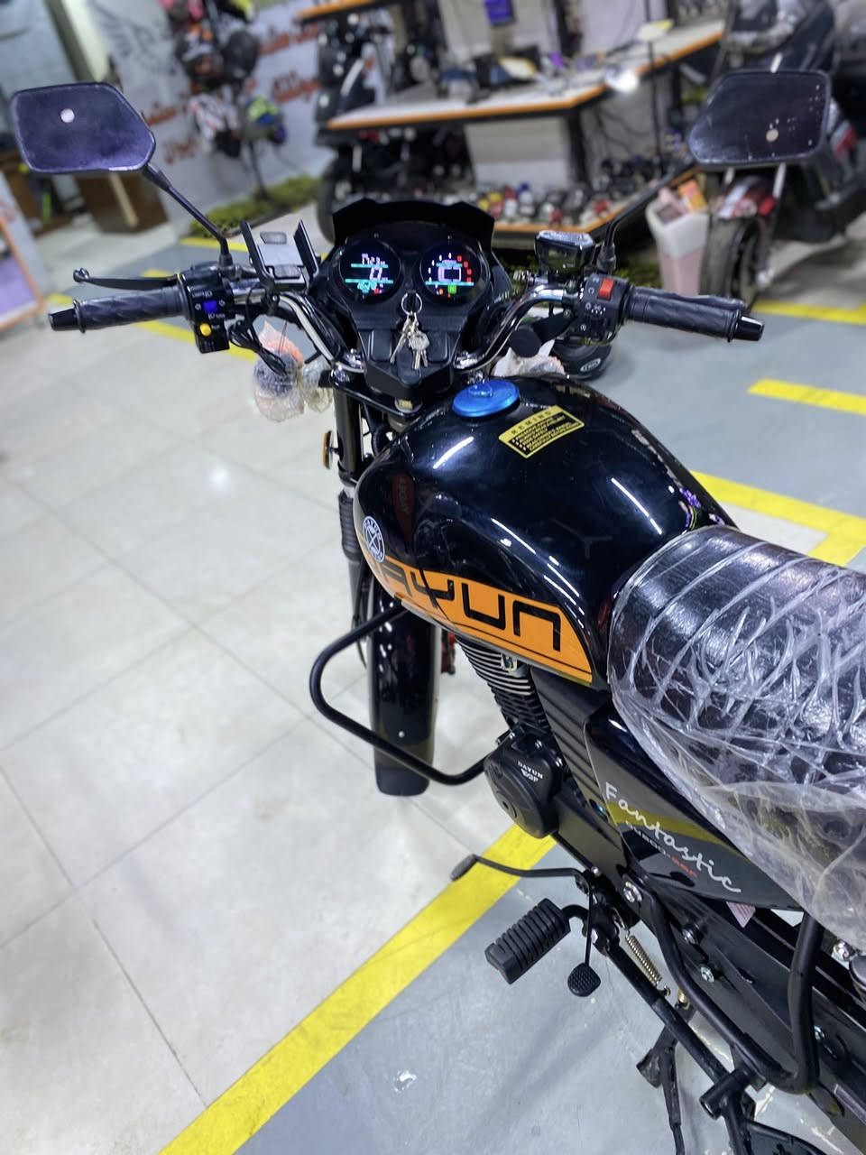 دايوان  كلاسك2025 مرقم سليمانيه اخت زيرو  بعدها بظمان ٤اشهر بسم شركه تحويل بسمك سعر 2250 رقم ***********
