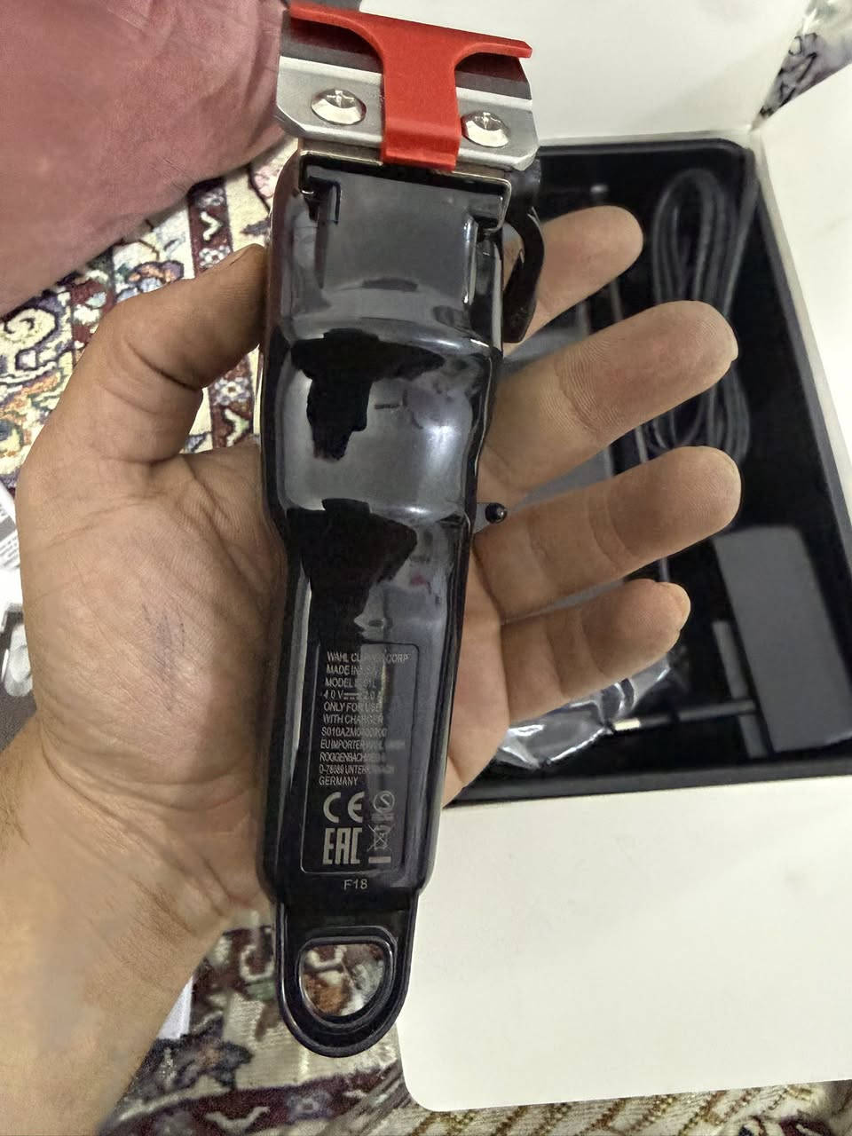 مكينة بهذا الشكل الي يريدها يدخل وتساب

***********
