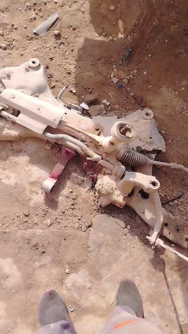 من عملي اليومي نوع السيارة سورنتو موديل ١٩ تبديل مشط مع دجاجة كير ومكينه الحي الصناعي البلوك الأخير شارع فلاح فرهود ابو الكيرات *********** ضرغام الحداد
